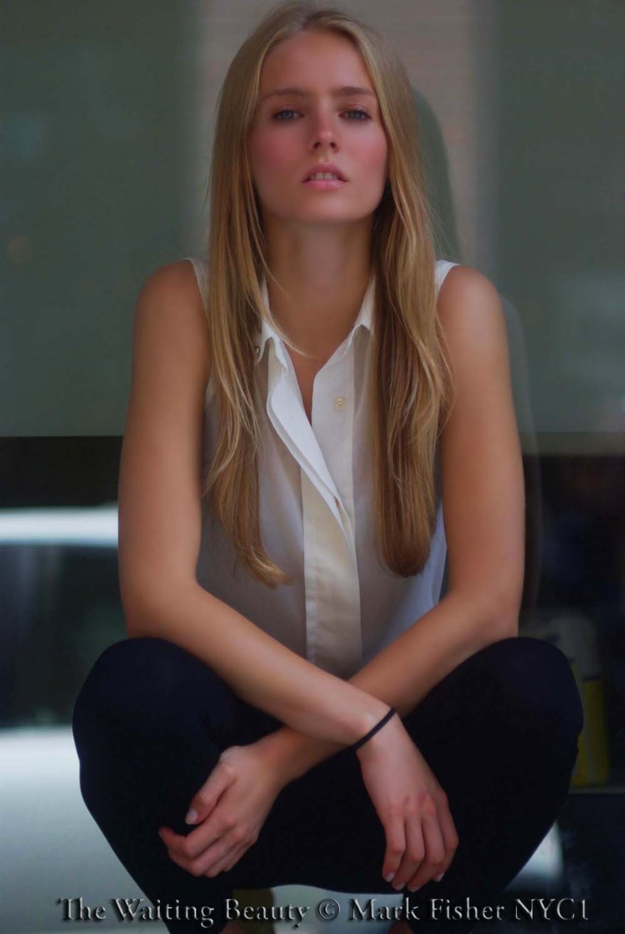 The Waiting Beauty © Mark Fisher NYC1-7476