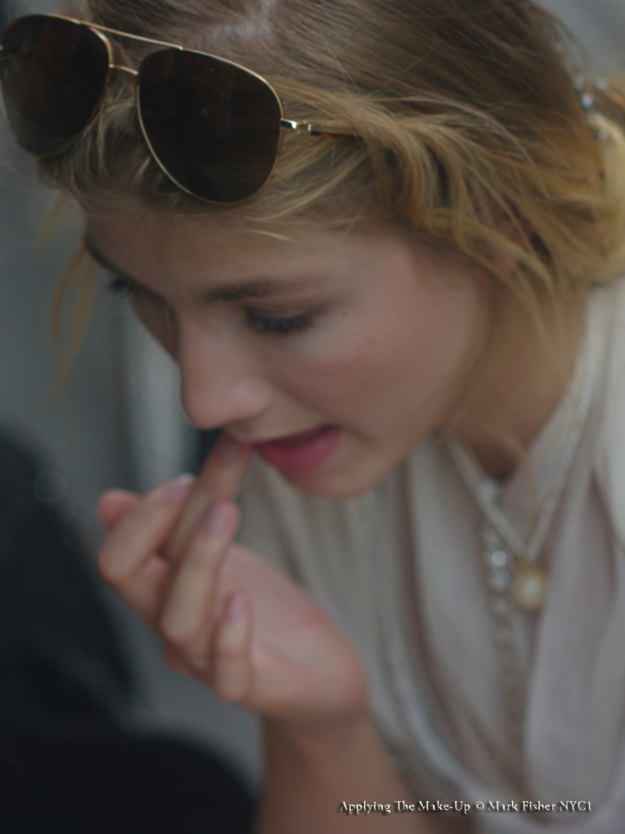 Applying The Make-Up © Mark Fisher NYC1-0110