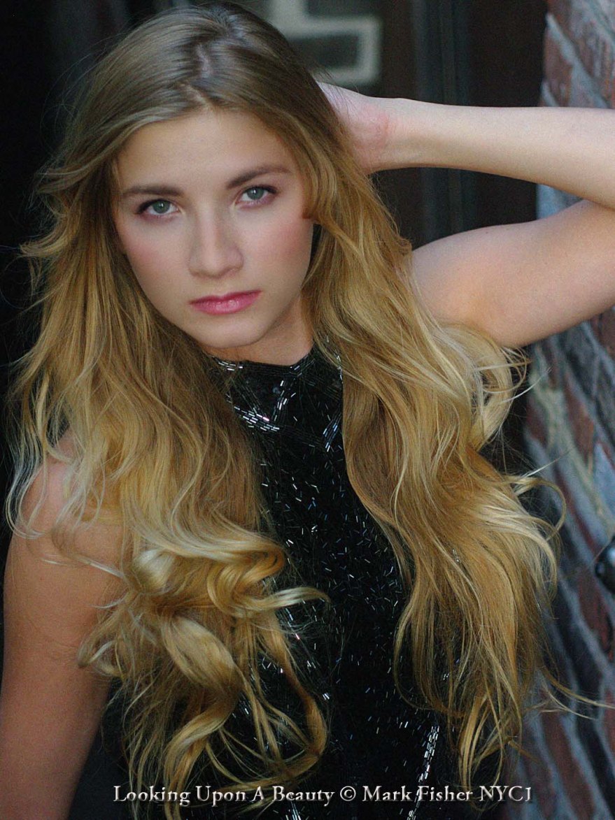 Looking Upon A Beauty © Mark Fisher NYC1-0176