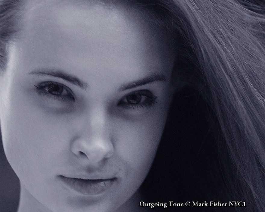 Outgoing Tone © Mark Fisher NYC1-0173